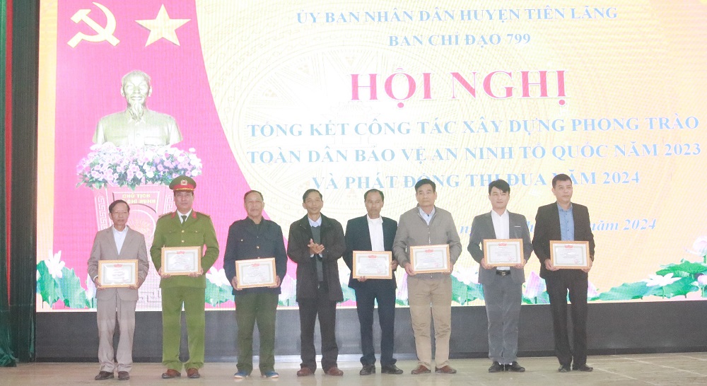 UBND huyện Tiên Lãng biểu dương nhiều tập thể, cá nhân trong phong trào Toàn dân bảo vệ An ninh Tổ quốc